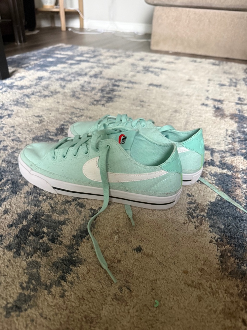 Women’s nikes size 7.5